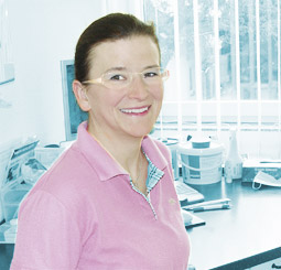 Frau Dr. med. dent Henke-Grunow Zahnärtin aus Berlin